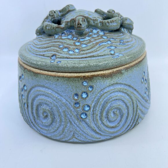 timberlake ceramic arts handcrafted covered casserole sea turtle themed